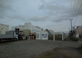 重機などが立ち並ぶ新興駅 重機などが立ち並ぶ新興駅