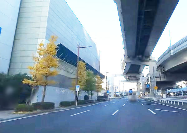 横浜駅東口付近の旧線跡